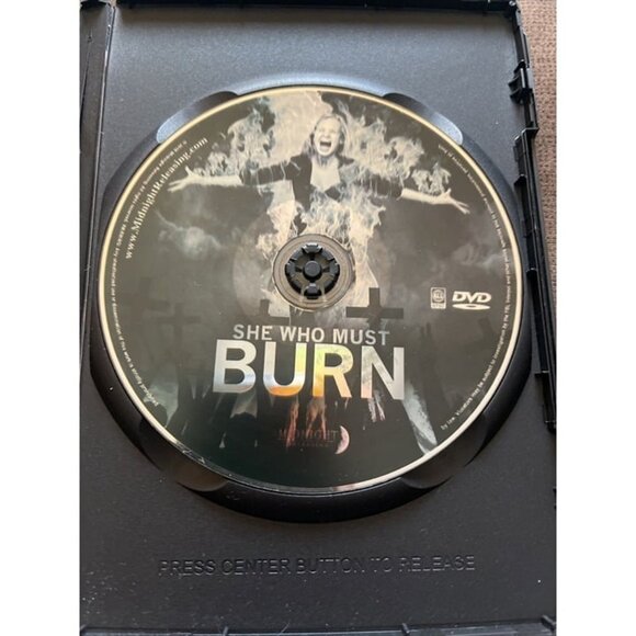 She Who Must Burn - DVD - Sarah Smyth, Jewel Statue, Miss Cross - Picture 3 of 4